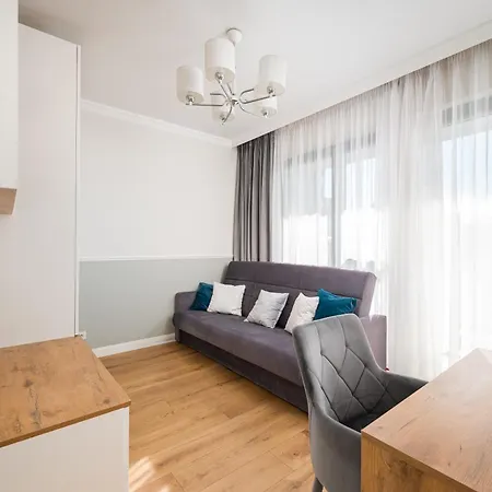 Metro Plocka 3-bedroom By Bookinghost *