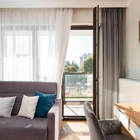 Metro Plocka 3-bedroom By Bookinghost Lägenhet