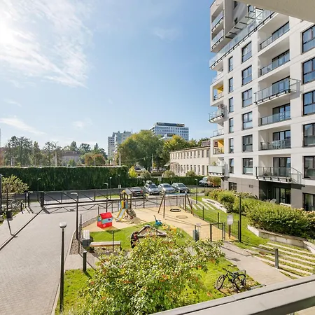 Lägenhet Metro Plocka 3-bedroom By Bookinghost Warszawa