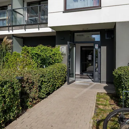 Metro Plocka 3-bedroom By Bookinghost * Warszawa