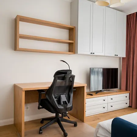 Metro Plocka 3-bedroom By Bookinghost