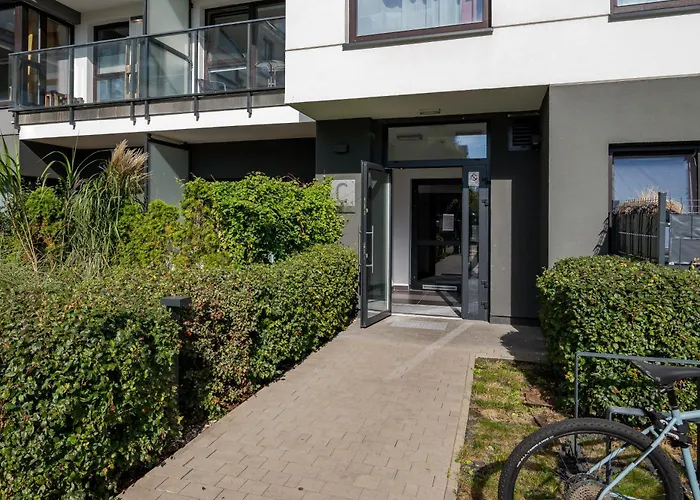 Metro Plocka 3-bedroom By Bookinghost * Warszawa