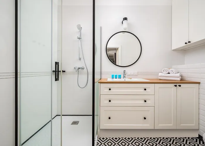 Metro Plocka 3-bedroom By Bookinghost Lejlighed *