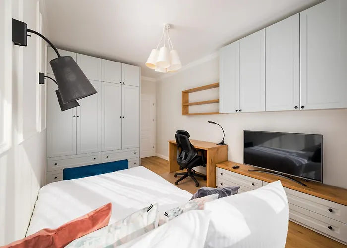 Metro Plocka 3-bedroom By Bookinghost Warszawa