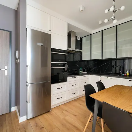 Апартаменты Metro Plocka 3-bedroom By Bookinghost Варшава
