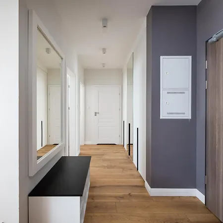 Апартаменты Metro Plocka 3-bedroom By Bookinghost Варшава