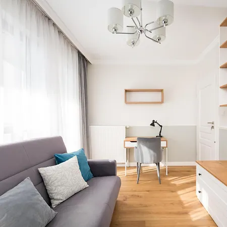 Metro Plocka 3-bedroom By Bookinghost Апартаменты Варшава