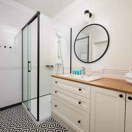 Апартаменты Metro Plocka 3-bedroom By Bookinghost *