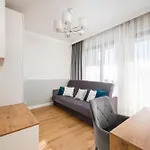 Metro Plocka 3-bedroom By Bookinghost *