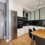 Lejlighed Metro Plocka 3-bedroom By Bookinghost Warszawa